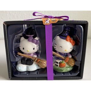Hello Kitty Halloween Broom Pumpkin Witch Broom Ceramic  Salt Pepper Shakers NEW
